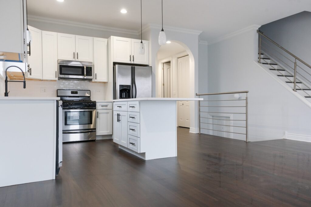 Complete Kitchen, Fireplace & Flooring Renovation in University Village, Chicago - photo 2